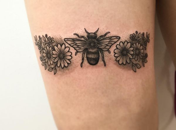 Bees Tattoos: Designs and meanings