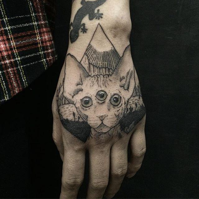 80 Tattoos on the Lovely Hand (the most effective images!)