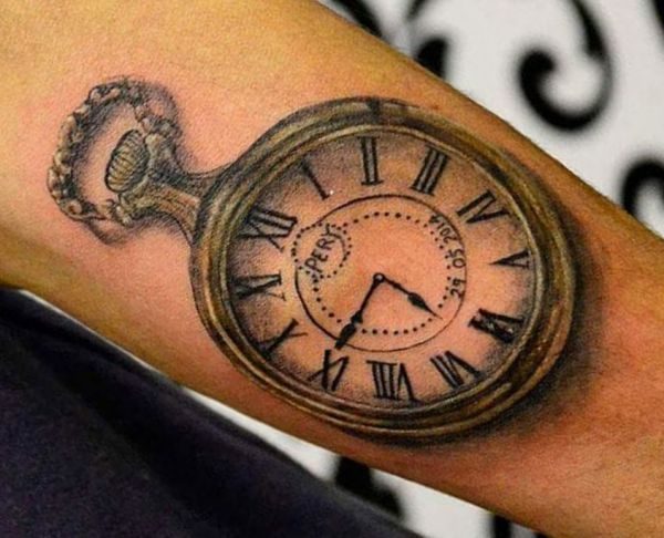 Uhr tattoos männer unterarm 