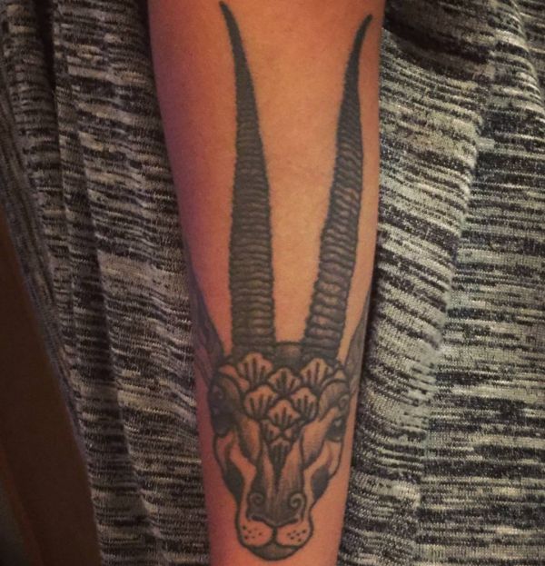 Gazelle and deer tattoos: 20 concepts with that means