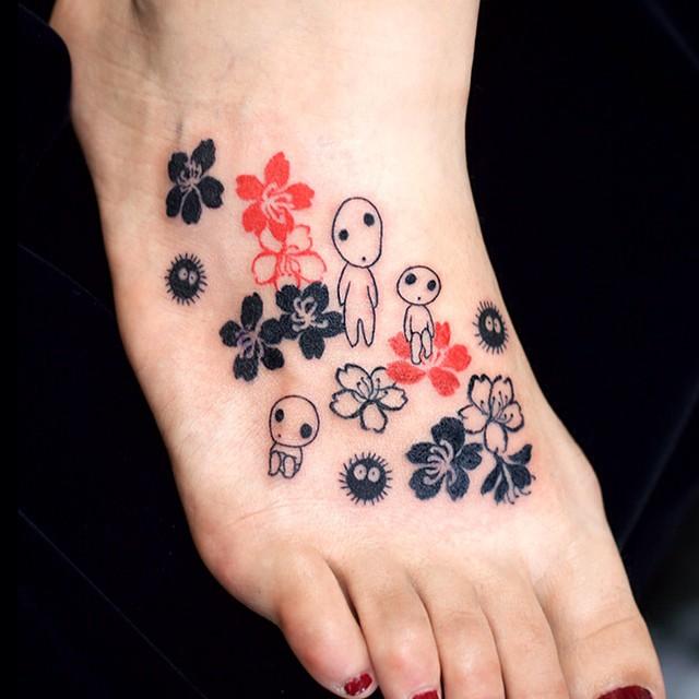 100 Tattoos on the Foot - Stunning and Inspiring Photographs