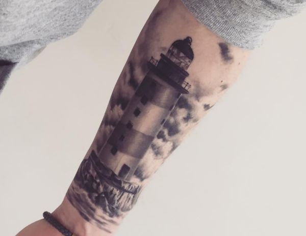 Lighthouse tattoo motifs, concepts and meanings