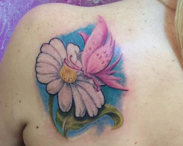 33 stunning daisy tattoos and their meanings