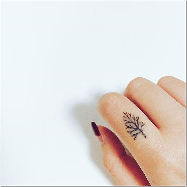 Finger Tattoos - Stunning and Inventive Fashions