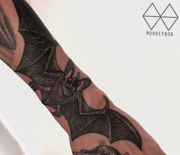 25 fascinated bat tattoos and their meanings