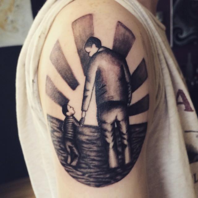 85 Household tattoos representing the union of family members