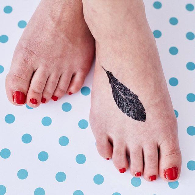 100 Tattoos on the Foot - Stunning and Inspiring Photographs