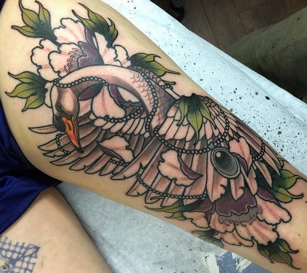 18 stunning swan tattoos and their that means Nexttattoos