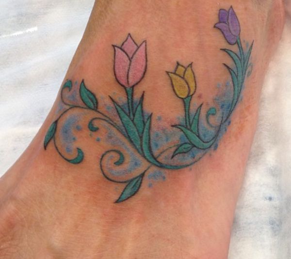 24 stunning tulip tattoos and their meanings