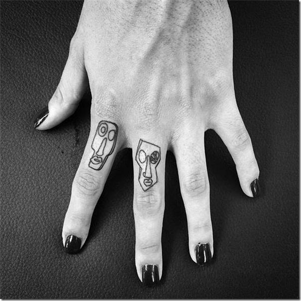 Finger Tattoos - Stunning and Inventive Fashions