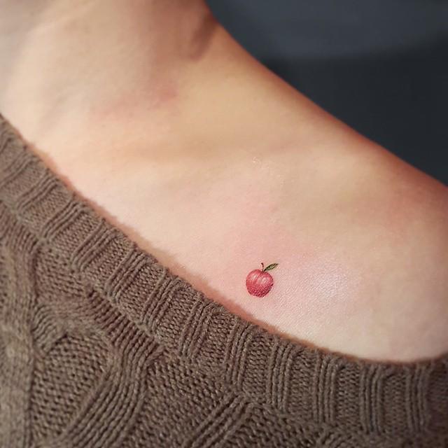 180 Delicate Feminine Tattoos - Lovely Photos