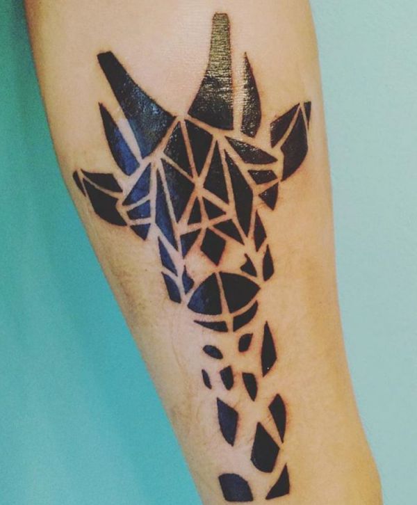 Giraffe Tattoo - Its Which means and 26 Concepts