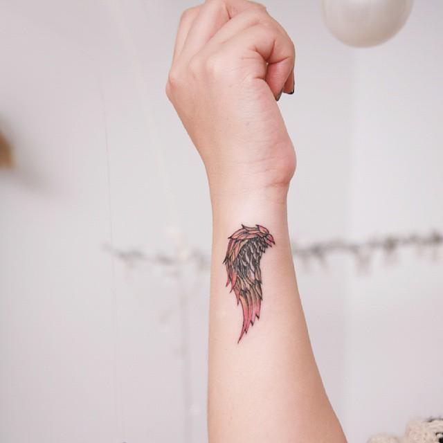 120 Tattoos on the Wrist (probably the most lovely photographs!)