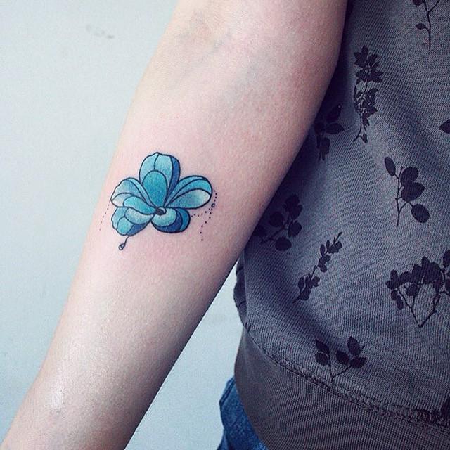 180 Delicate Feminine Tattoos - Lovely Photos