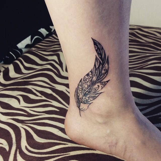 70 Feather Tattoos