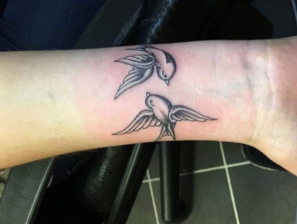 20 gorgeous swallows tattoos and their which means