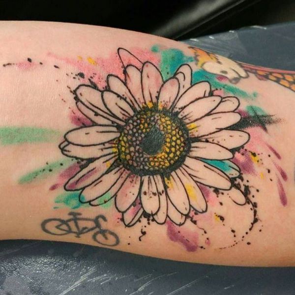 33 stunning daisy tattoos and their meanings