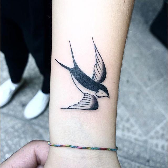 60 Swallow Tattoos