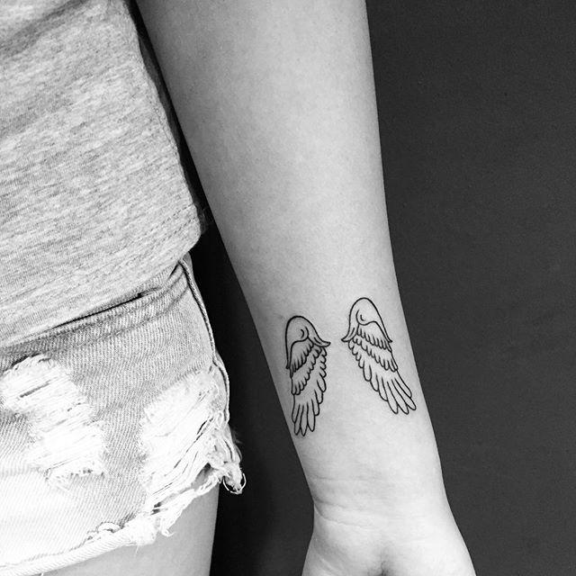 60 Tattoos of wings