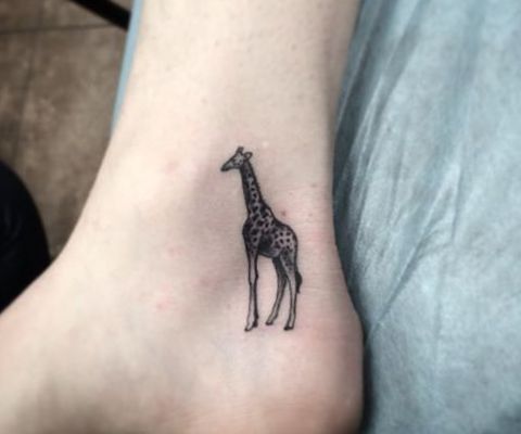 Giraffe Tattoo - Its Which means and 26 Concepts