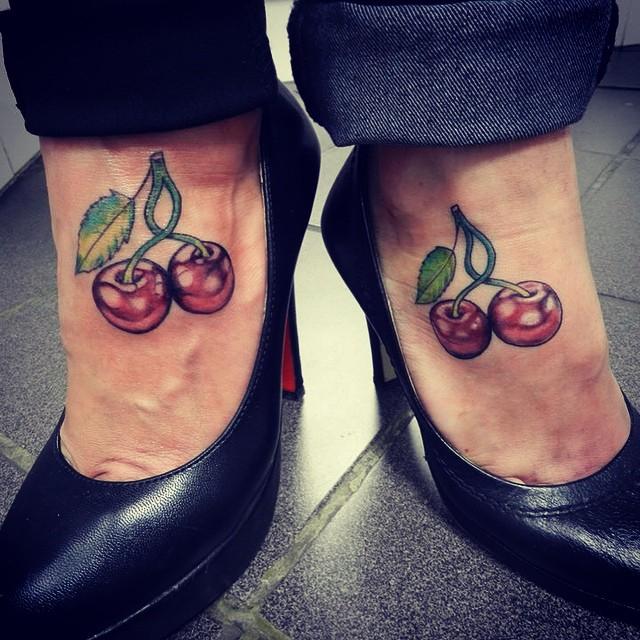 100 Tattoos on the Foot - Stunning and Inspiring Photographs