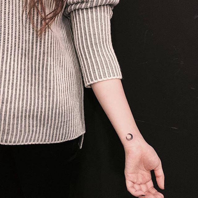 120 Tattoos on the Wrist (probably the most lovely photographs!)