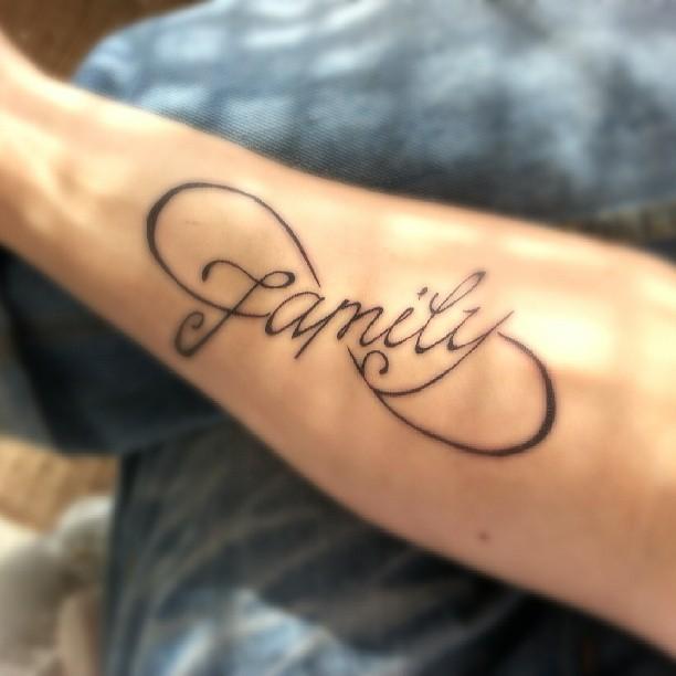 85 Household tattoos representing the union of family members