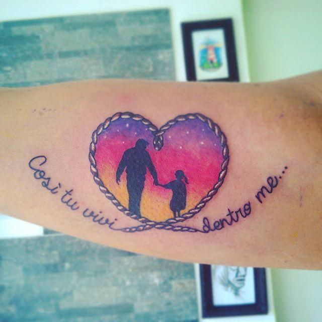 85 Household tattoos representing the union of family members