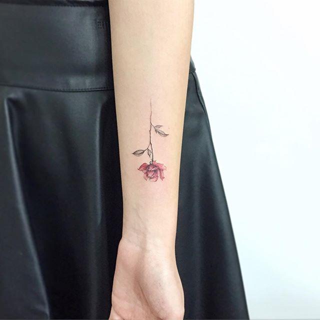 180 Delicate Feminine Tattoos - Lovely Photos