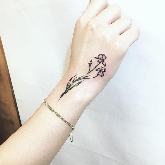 80 Tattoos on the Lovely Hand (the most effective images!)