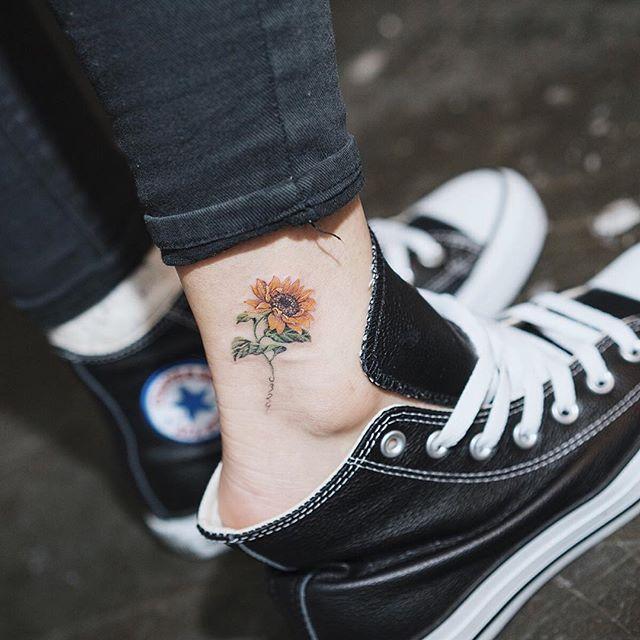 180 Delicate Feminine Tattoos - Lovely Photos