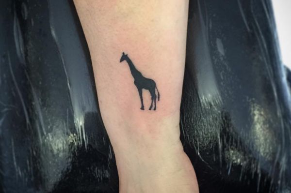 Giraffe Tattoo - Its Which means and 26 Concepts