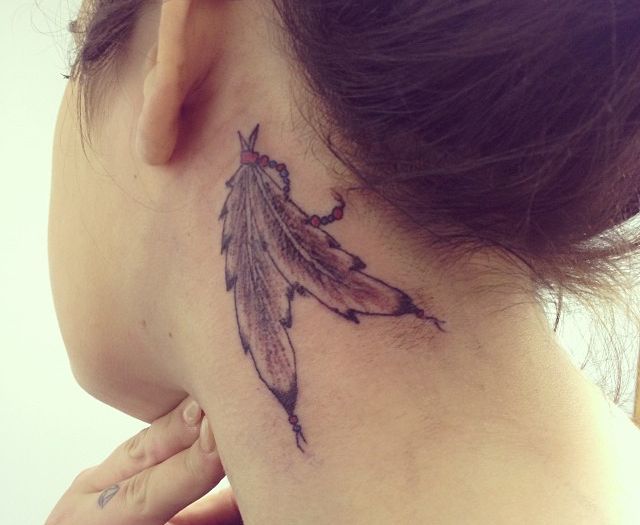 19 mysterious Native American feather tattoos and meanings