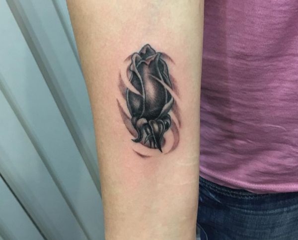 24 stunning tulip tattoos and their meanings