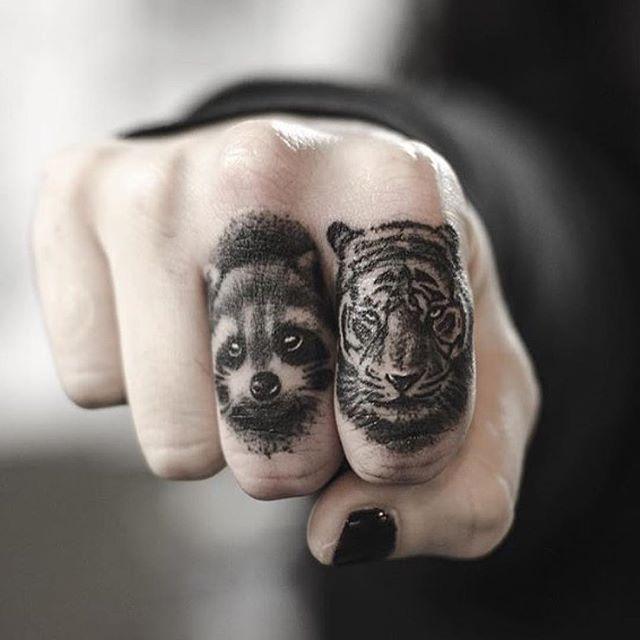 90 Tattoos on the Finger - Stunning and Inventive Fashions