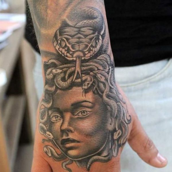 Medusa Tattoos: 20 concepts with that means