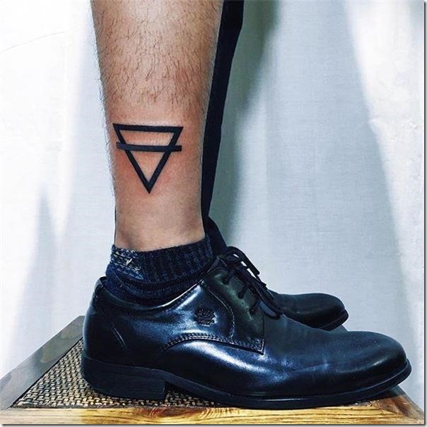 Males's Tattoos on the Leg (finest pictures!)