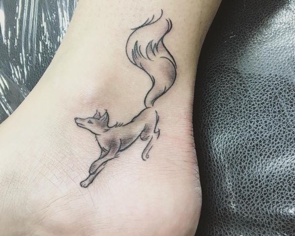 20 stylish foot tattoo concepts