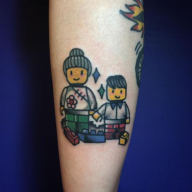 85 Household tattoos representing the union of family members