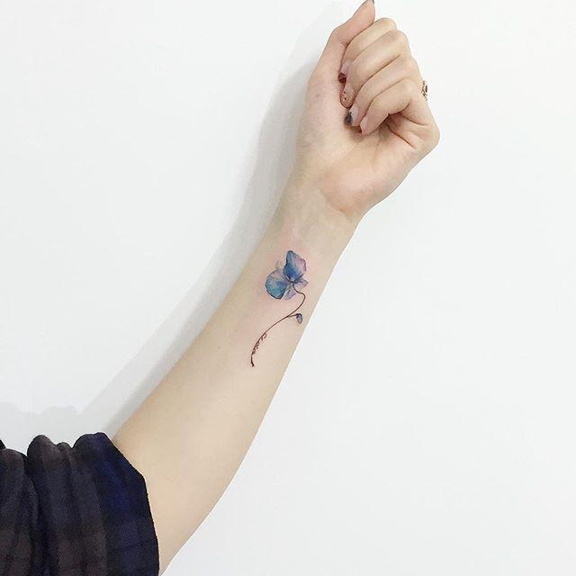 180 Delicate Feminine Tattoos - Lovely Photos