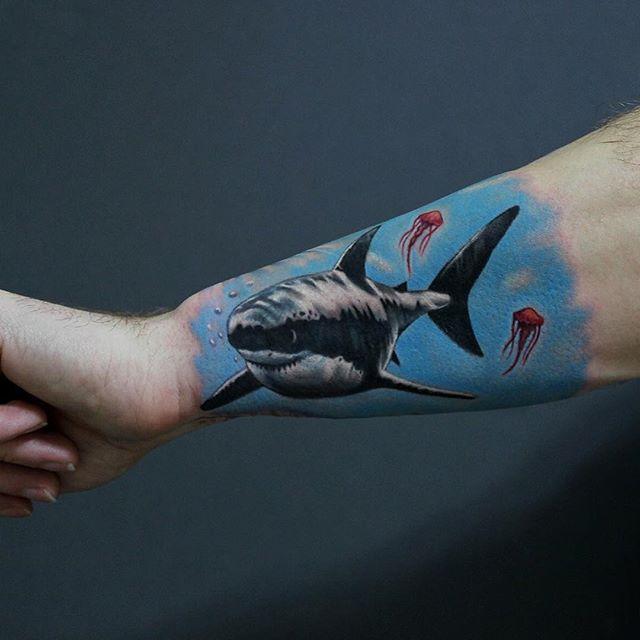 70 Shark Tattoos (the most effective images!)