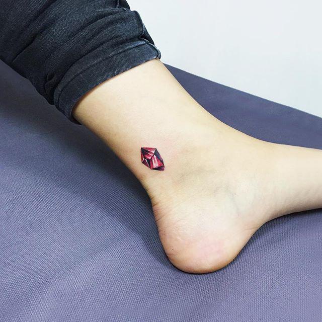 180 Delicate Feminine Tattoos - Lovely Photos