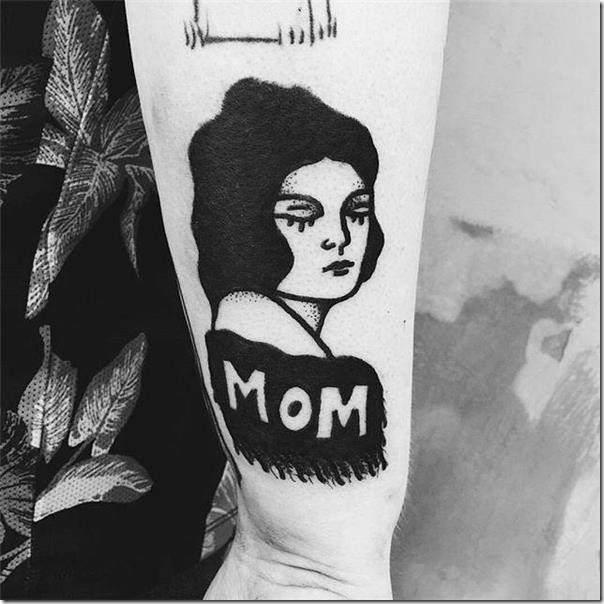 Household tattoos that characterize the union of family members