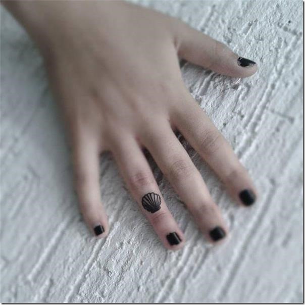 Finger Tattoos - Stunning and Inventive Fashions