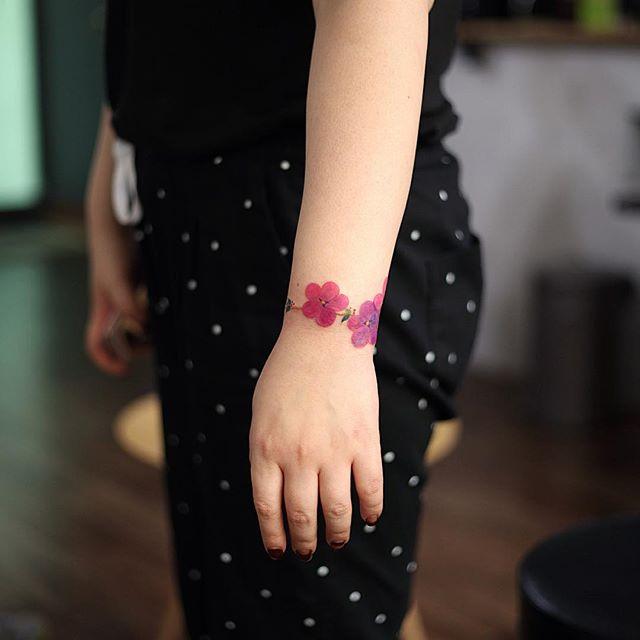 180 Delicate Feminine Tattoos - Lovely Photos