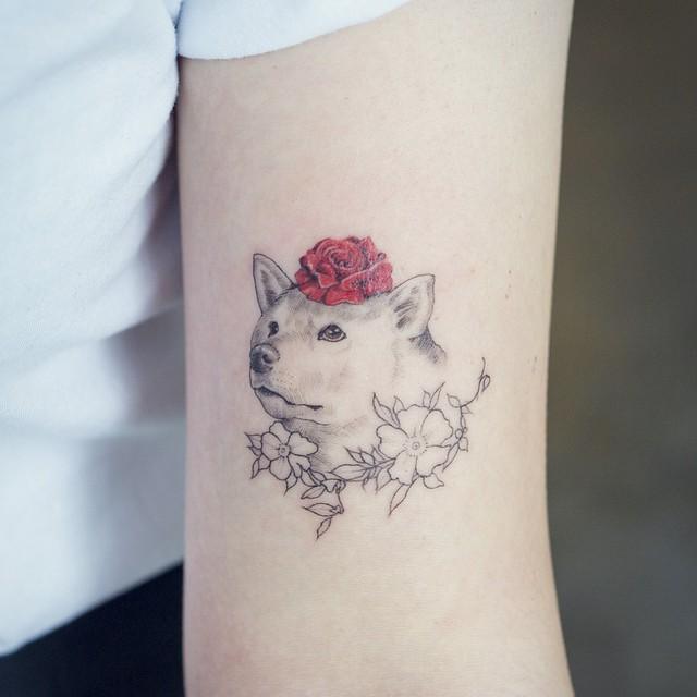 180 Delicate Feminine Tattoos - Lovely Photos