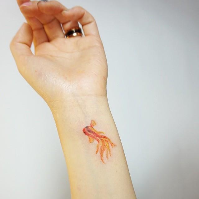 120 Tattoos on the Wrist (probably the most lovely photographs!)