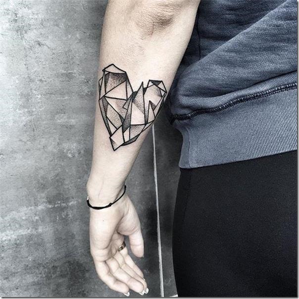 Lovely and Inspiring Coronary heart Tattoos