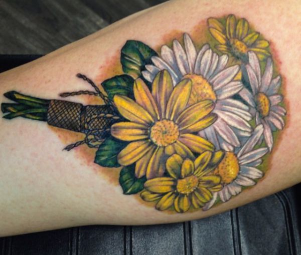 33 stunning daisy tattoos and their meanings