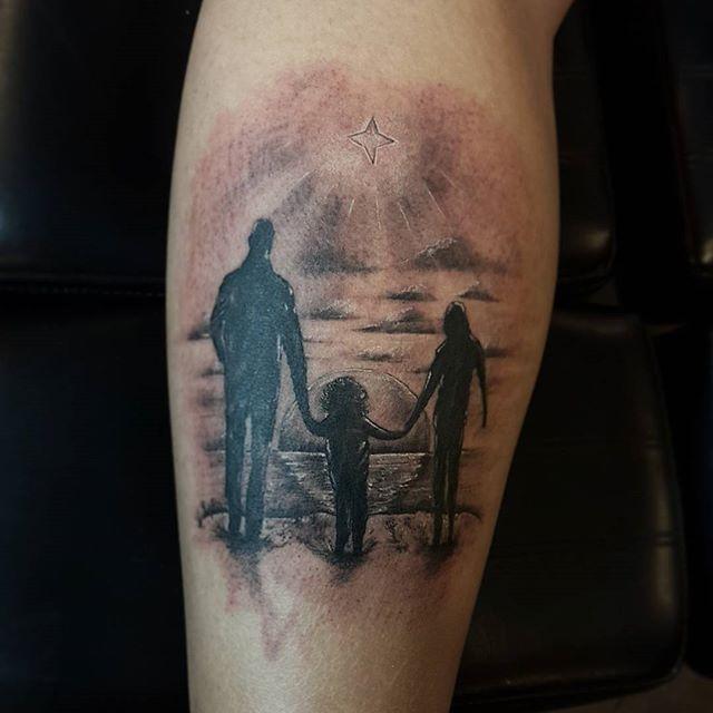 85 Household tattoos representing the union of family members